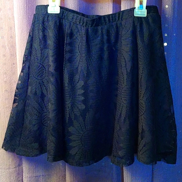 LA Hearts Black Lace Skirt - Picture 2 of 6